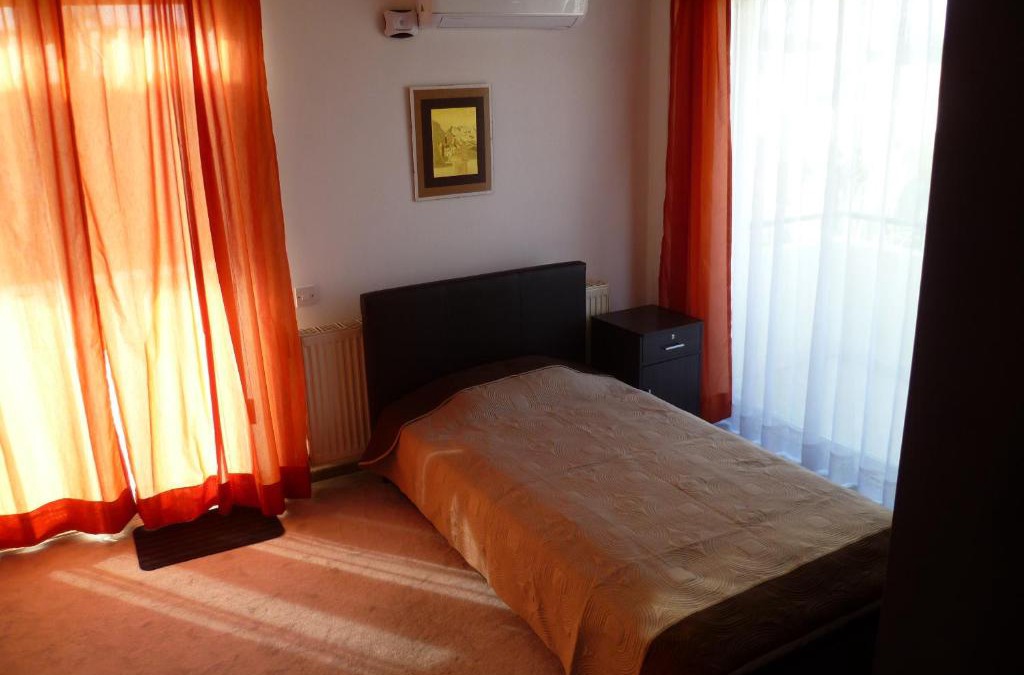 Nicosia House | Private deluxe room with balcony at Datacom building