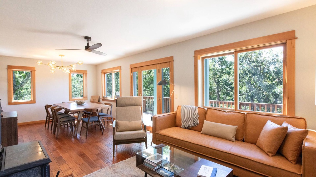 Lyle House | Private Disc Golf Course, Escape to Paradise in The Oaks, Hot Tub, Gorgeous Seclusion