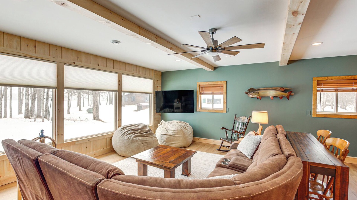 Park Falls Cabin | Private Dock, BBQ Ready: Lakefront Fifield Home!