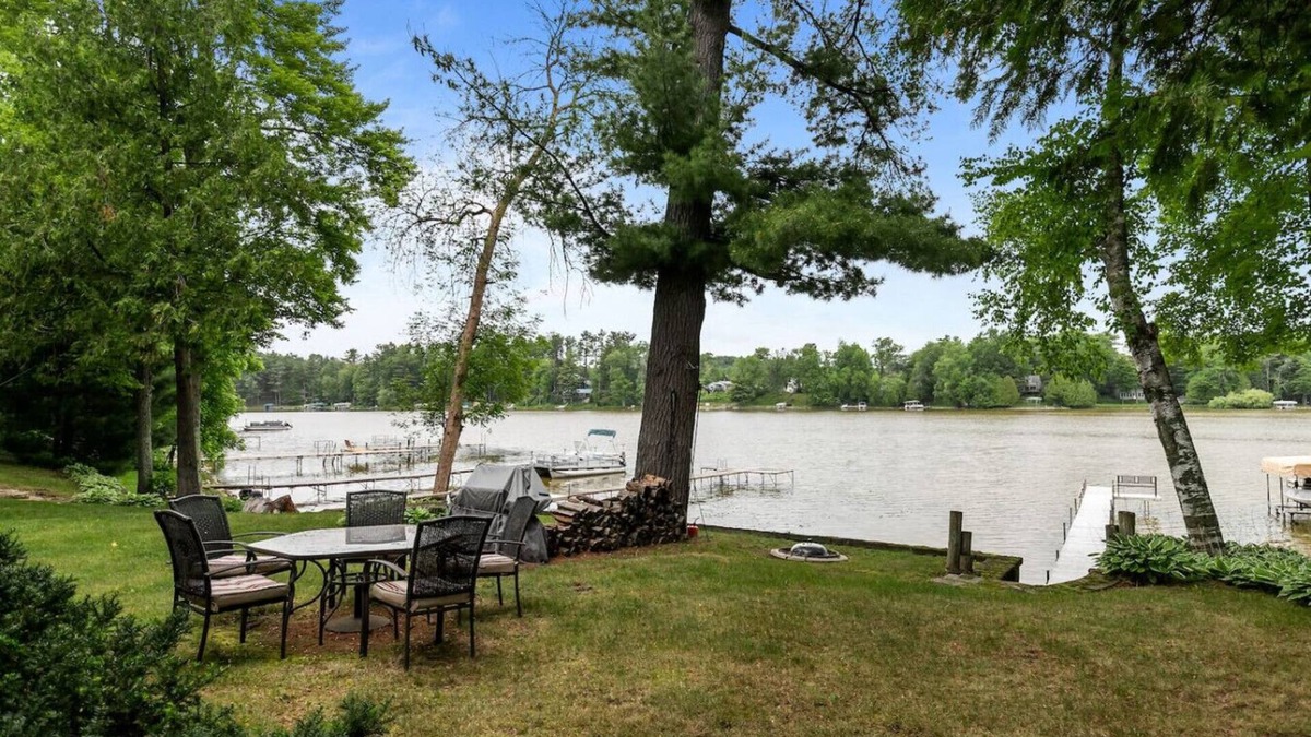 Shawano House | Private Dock! Lakefront! Paddleboards! Firepit