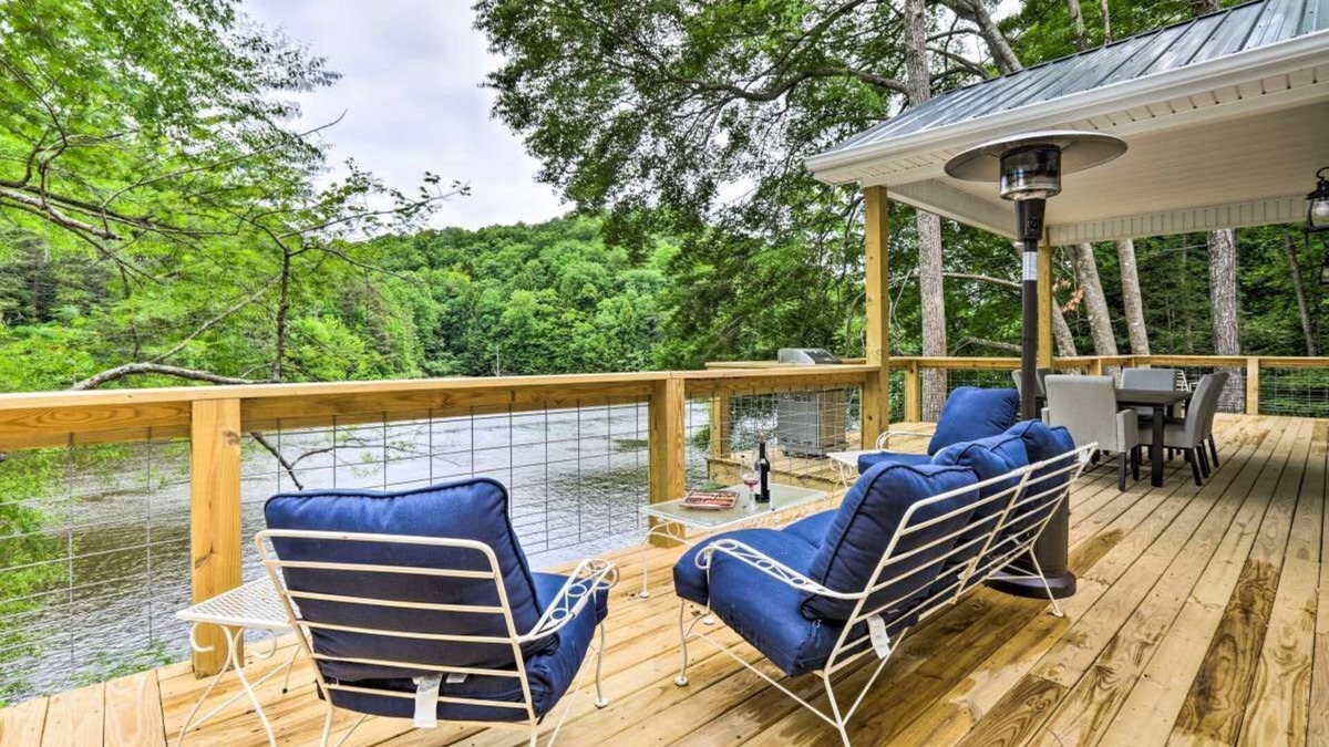 Pittsburg House | Private dock! Low traffic LAKEFRONT now booking for 2025!