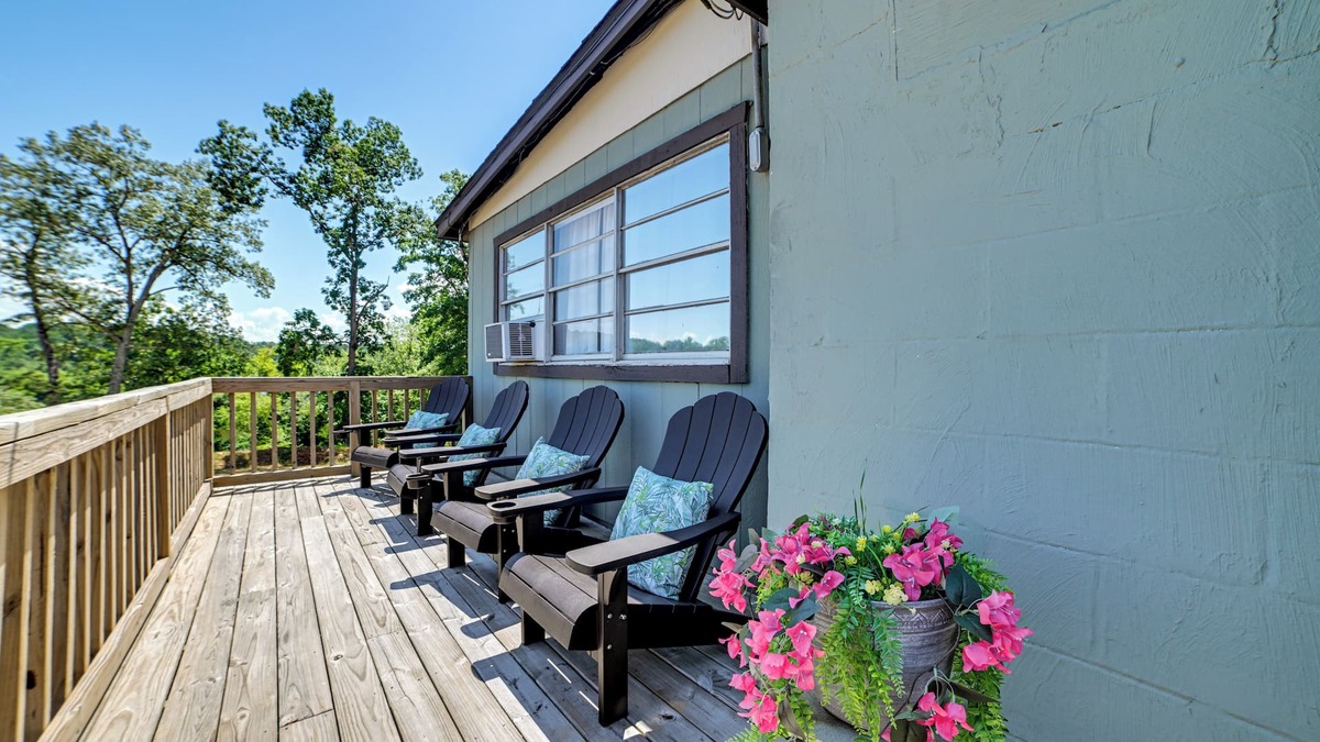 Buchanan Cabin | Private Dock & Slip: Kentucky Lake Cottage!