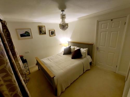 Bishop Sutton House | Private double room with bathroom