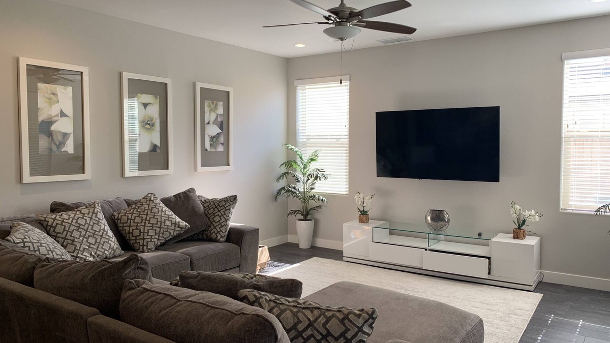 Raisin House | Private downstairs home
