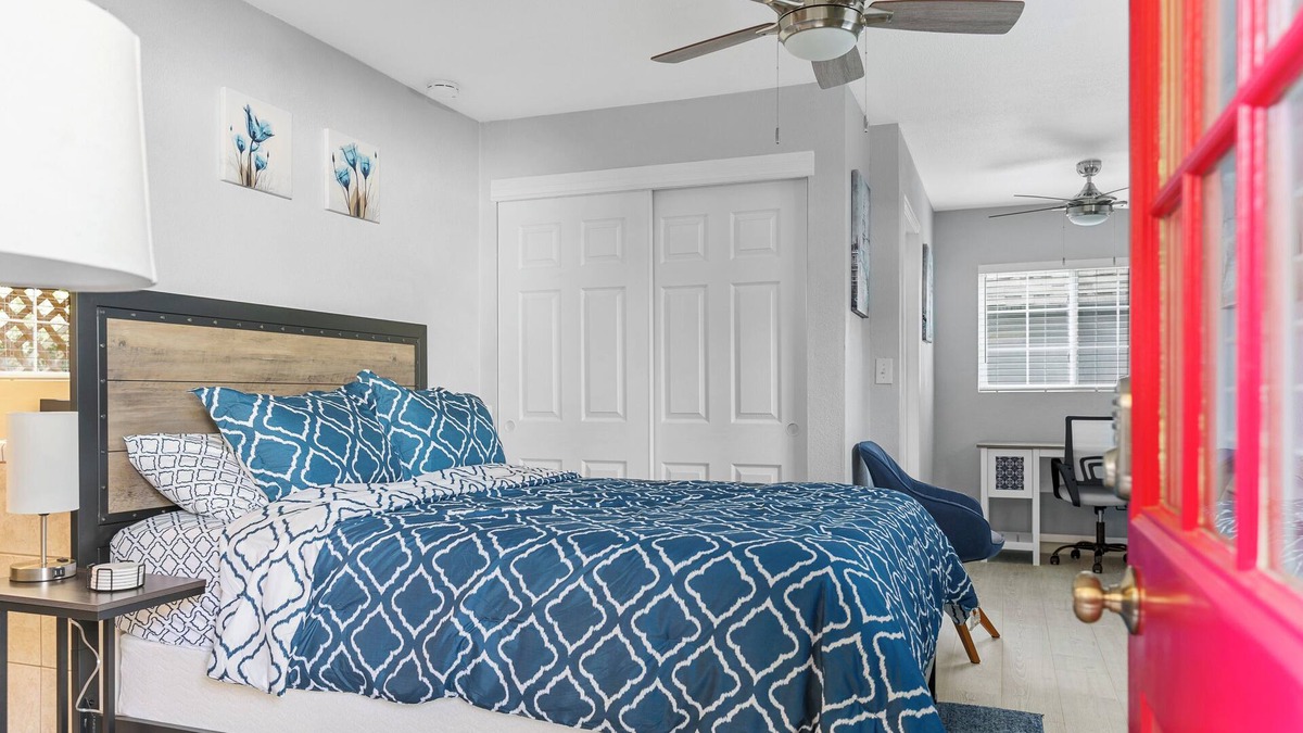 Riviera - Westchester Apartment | Private Downtown Guesthouse-Westchester Retreat