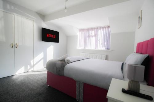 Bilston House | Private En-Suite With Free Wi-Fi & Parking in Wolverhampton