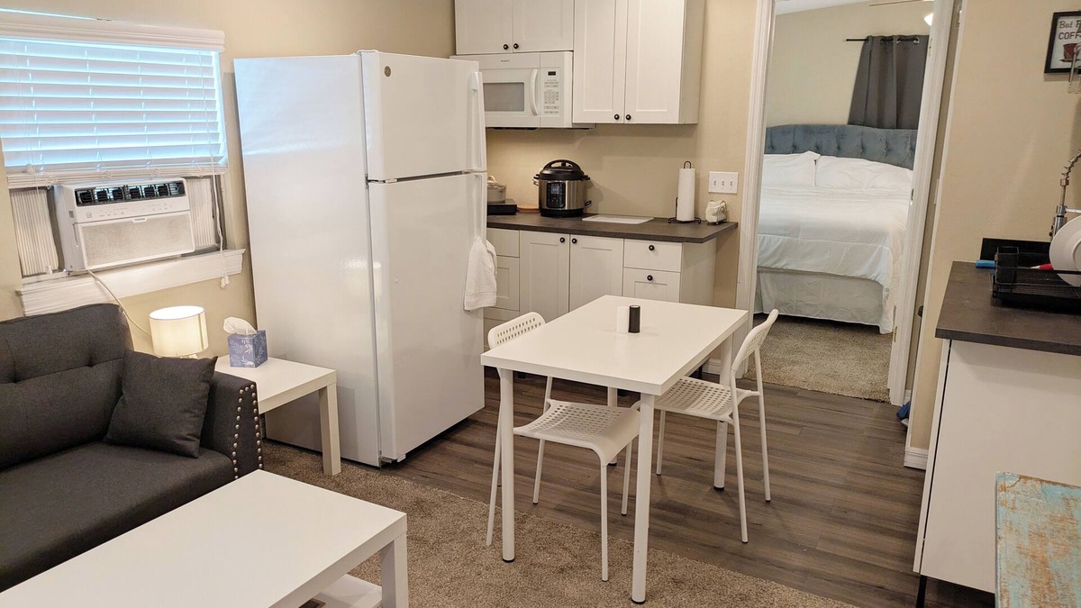 Cypress Gardens Apartment | Private Entrance 1 Bd 1.5 Bath Guest Suite in Cypress Gardens near Legoland