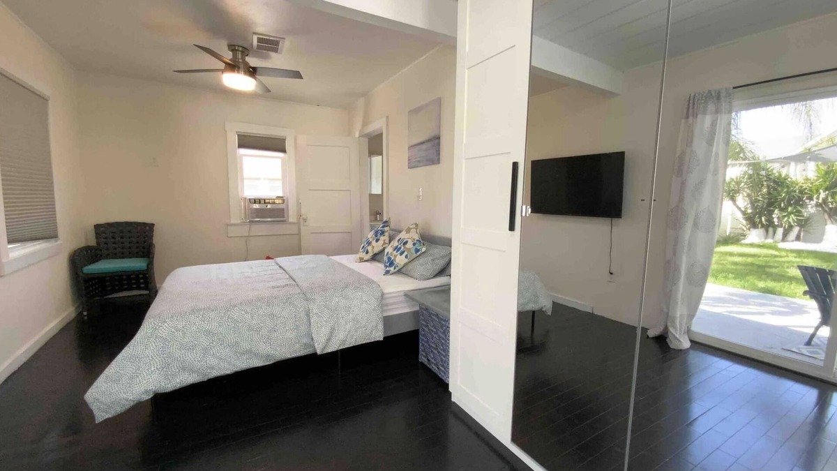Monrovia Apartment | Private Entrance Guest Place Oldtown Monrovia/Pasadena/Arcadia