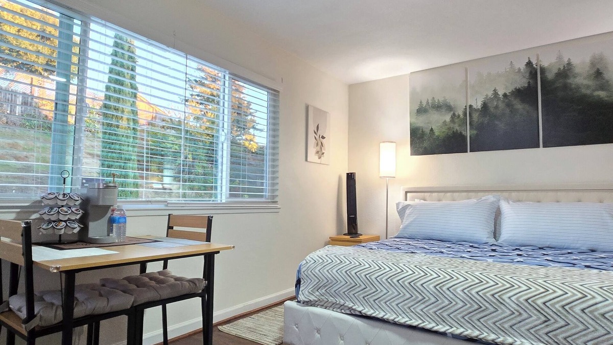 Vallejo House | Private Entrance, King Sze Bed,Luxurious Shower