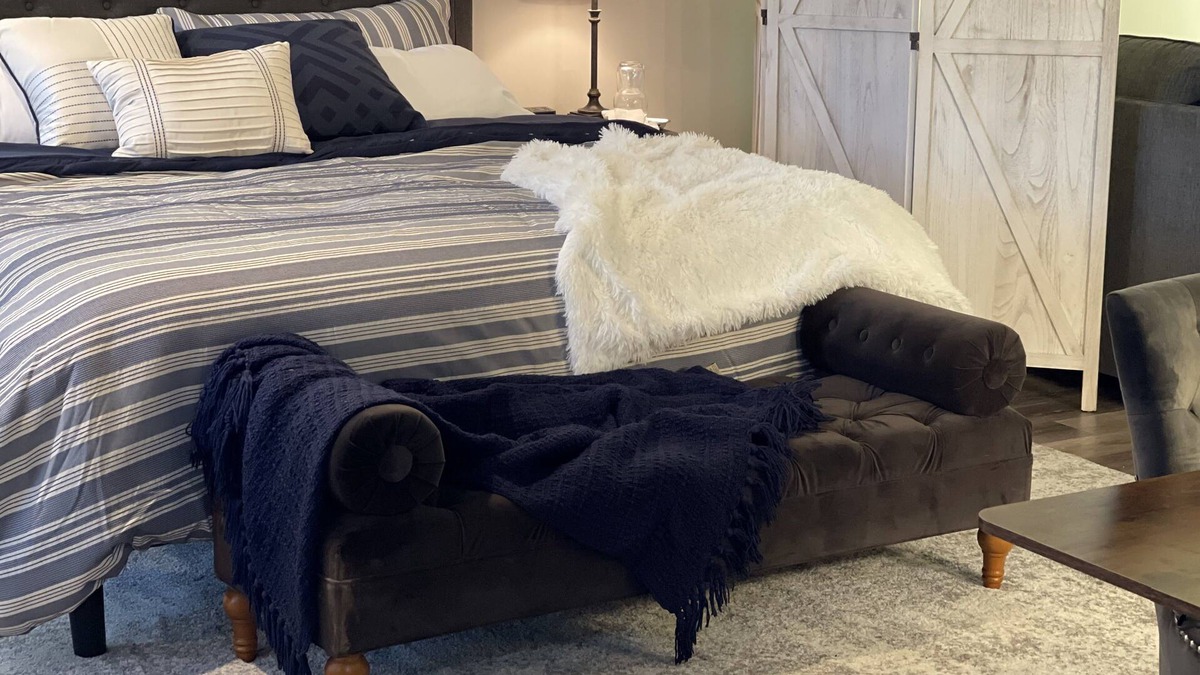 Olathe House | Private Entry, Kng Sz Bed, Kitchenette, Pets Welcm, Cozy, completely separate!
