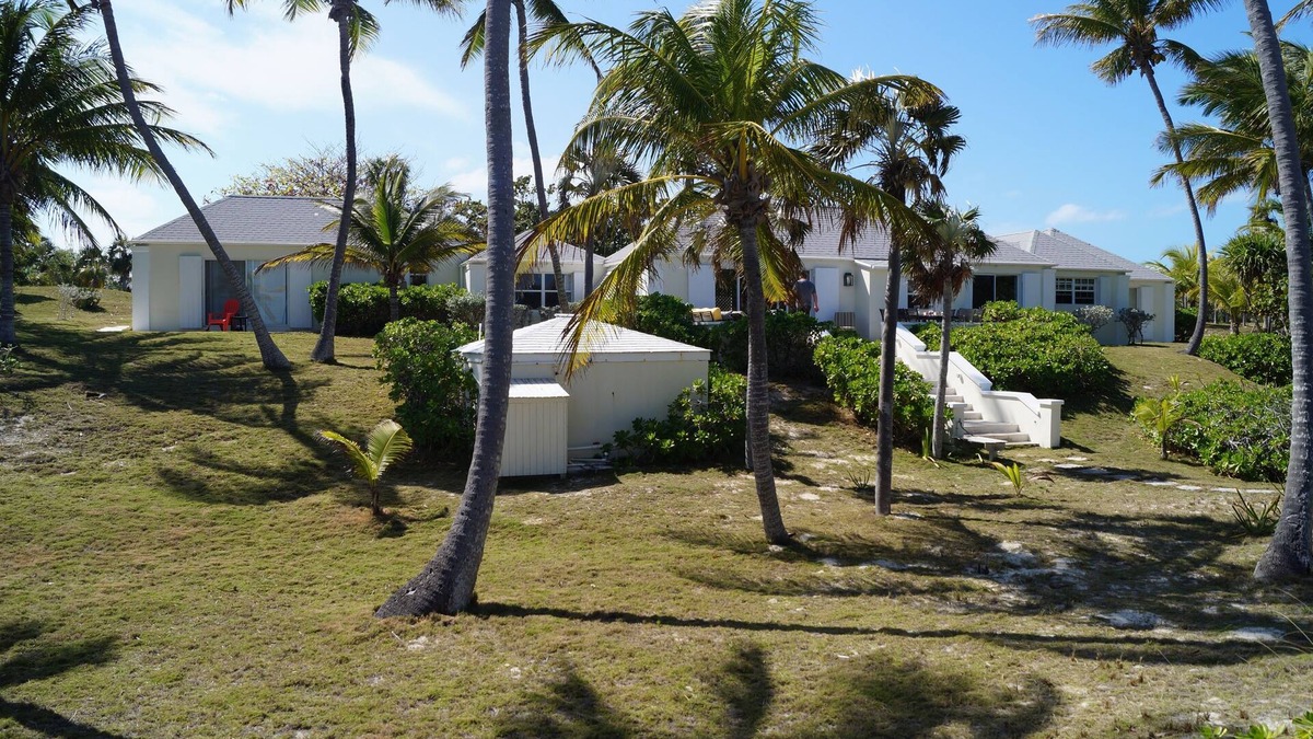 Double Bay House | Private Estate House on Private Gorgeous Pink Sand Beach, "Senza Nome"
