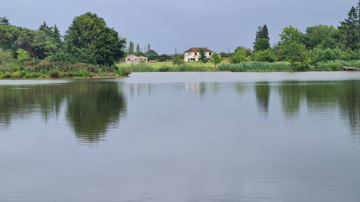 Belabre Cottage | Private Estate with Pool, Pond, and Lofts in Berry
