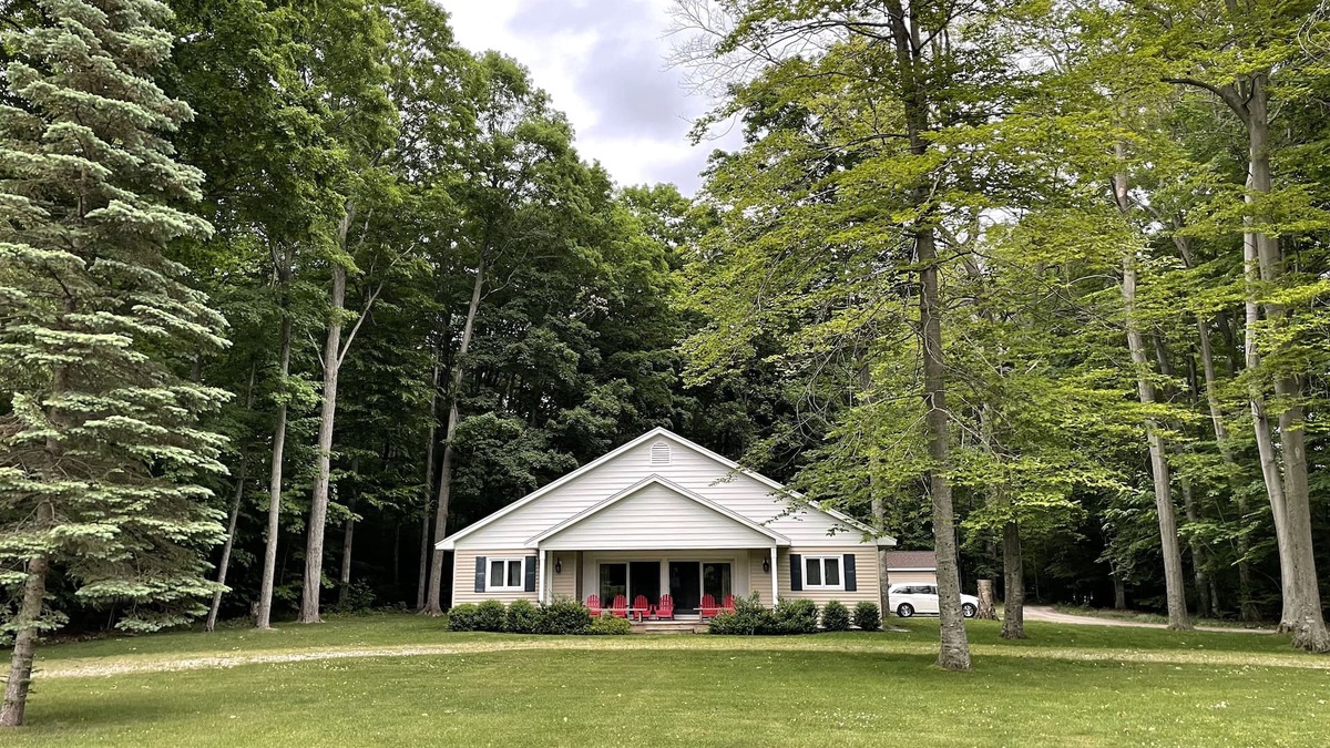 Leland House | Private Family Friendly Summer Get Away in Relaxing Leland