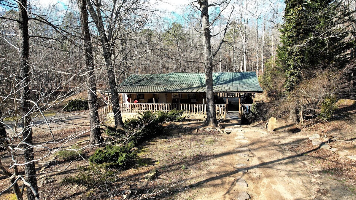 Mentone Cabin | ❤️PRIVATE FAMILY RETREAT! SLEEPS 6! TRAILS, FIREPIT, FISHING POND, & MORE ❤️