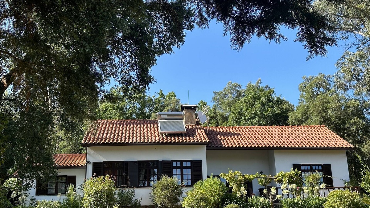 Tabua House | Private farm with lake, close to river beaches