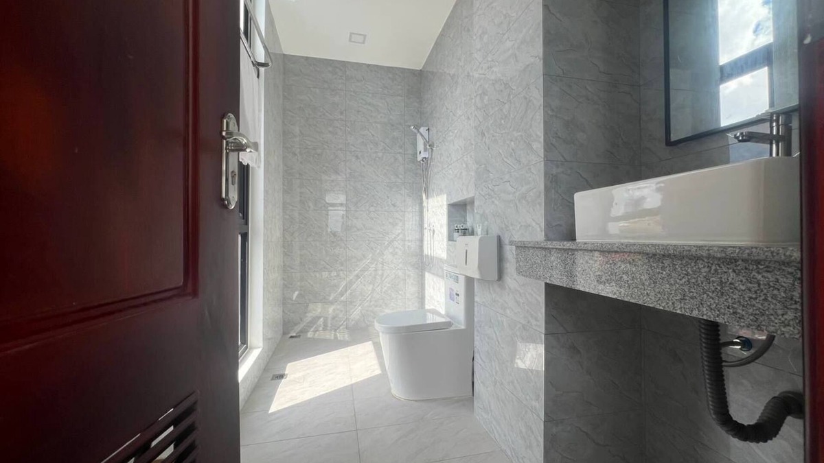 Chamkar Mon House | Private floor condo in the heart of Phnom Penh with WiFi, AC, Parking and more!