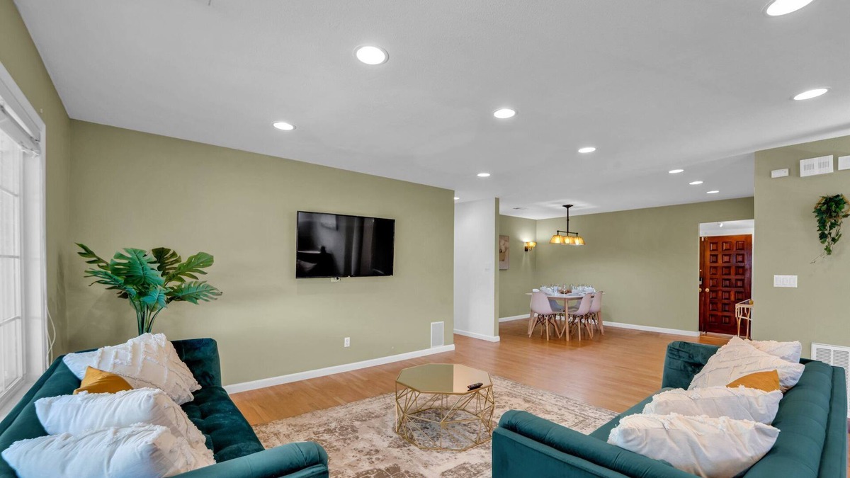 Centerville House | Private Fremont Home with Yard - easy Bay Area commute