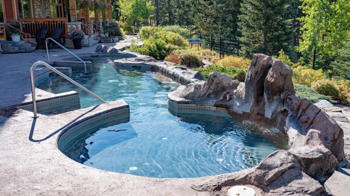 Banff Condo | Private Games Room! Bright + Spacious Banff Condo