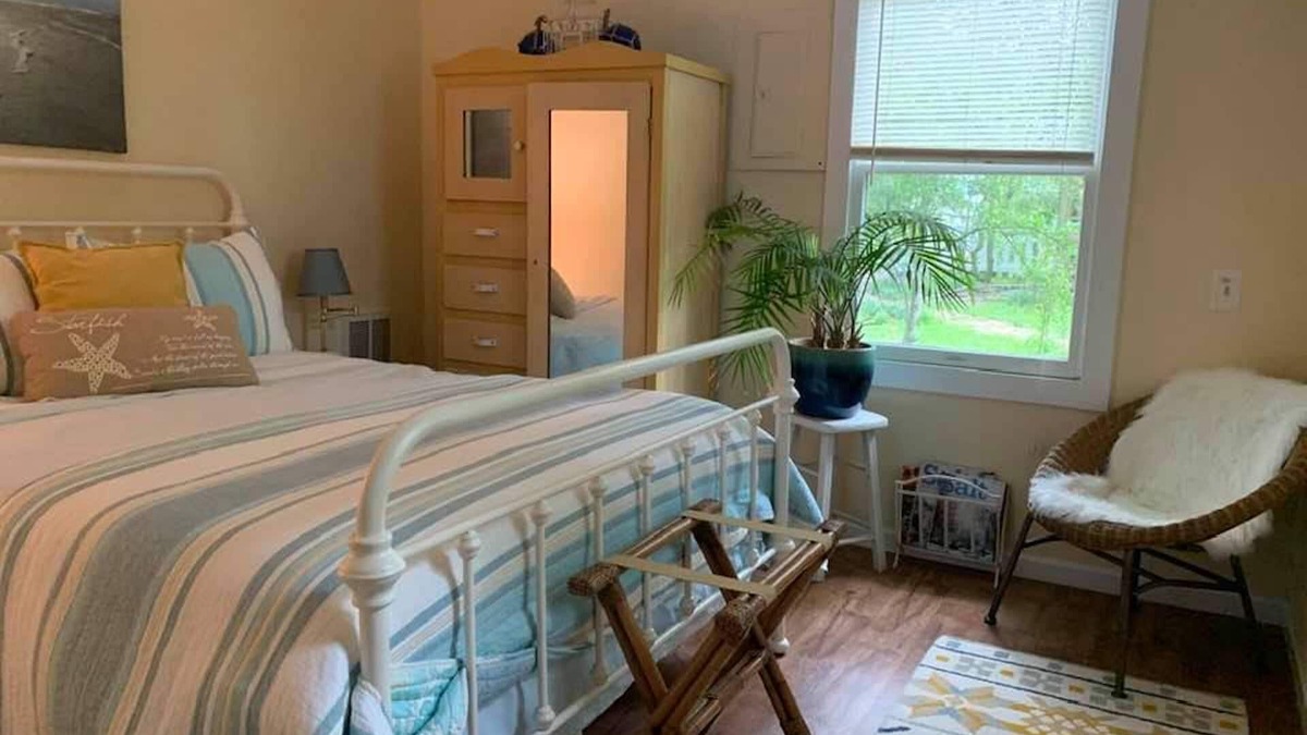 Southport House | Private Garden Cottage in the heart of Historic Southport!