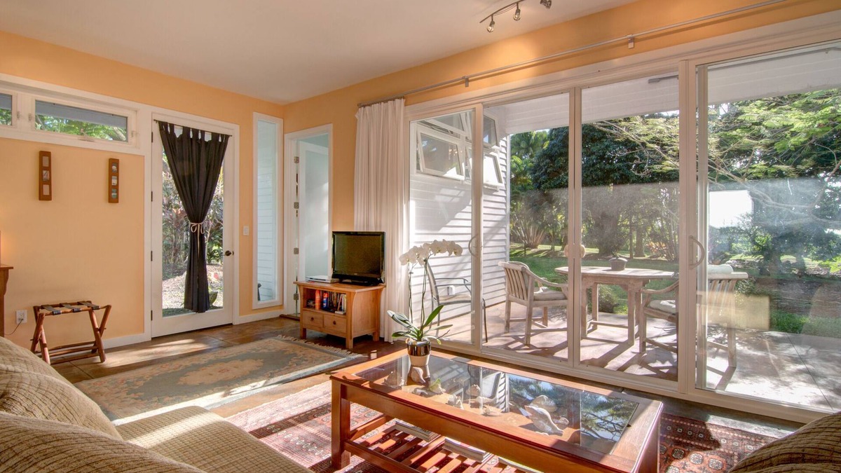 Pepeekeo Cottage | Private Garden Cottage on 5 acre country estate/Walk to the Botanic Gardens!