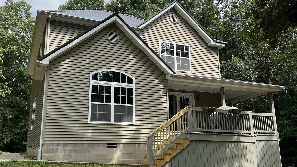 Lindseyville House | Private Getaway! Great for families and friends! Hot tub and Fire pit!
