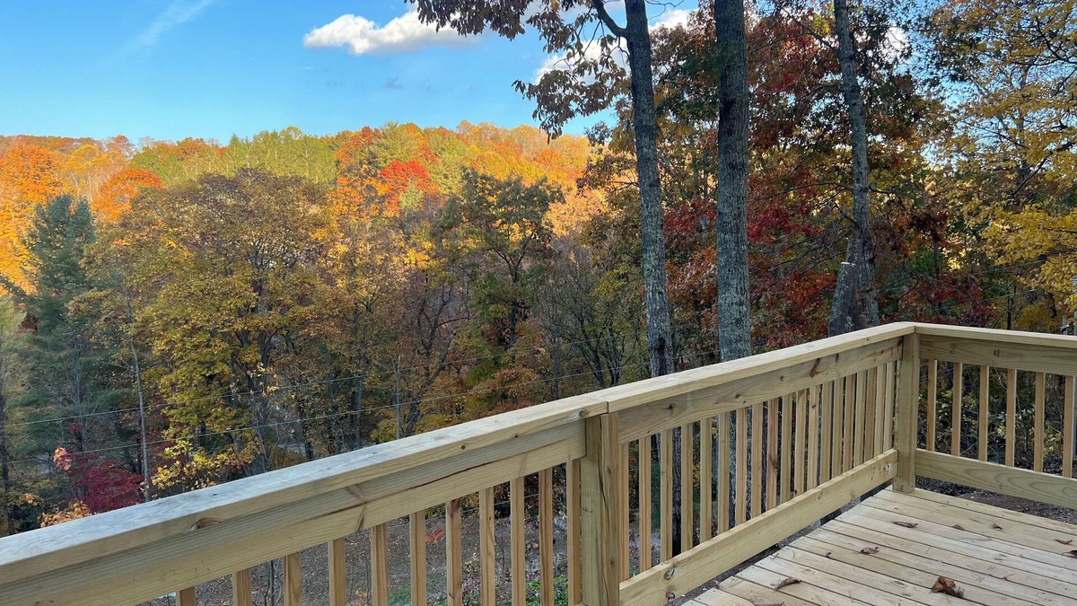 Burnsville House | Private Getaway in the Blue Ridge Mountains of Burnsville NC!