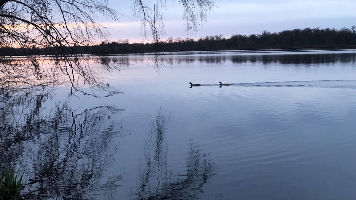 Mauston House | Private getaway with beautiful lake views!