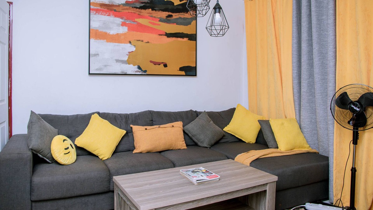 Harare East Cottage | Private Gletwyn Guesthouse w/In-Stay Cleaning Services. Family/Child friendly.