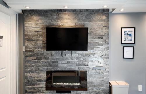 Mississauga House | Private Greece inspired guest suite in Erindale