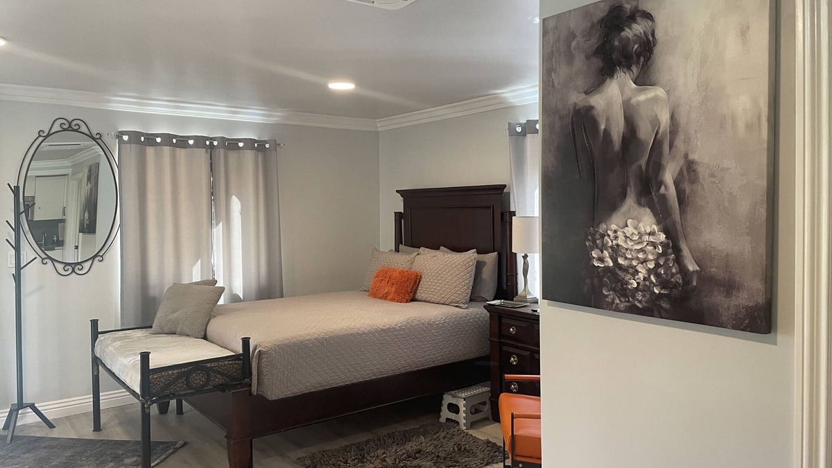 Valle Lindo Apartment | Private guest house, pool, kitchen & bath.