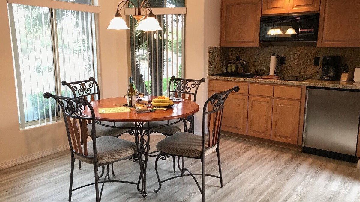 Rosalie Place Cottage | Private guest house near TPC Golf, Car Shows, Spring Training, and hiking trails