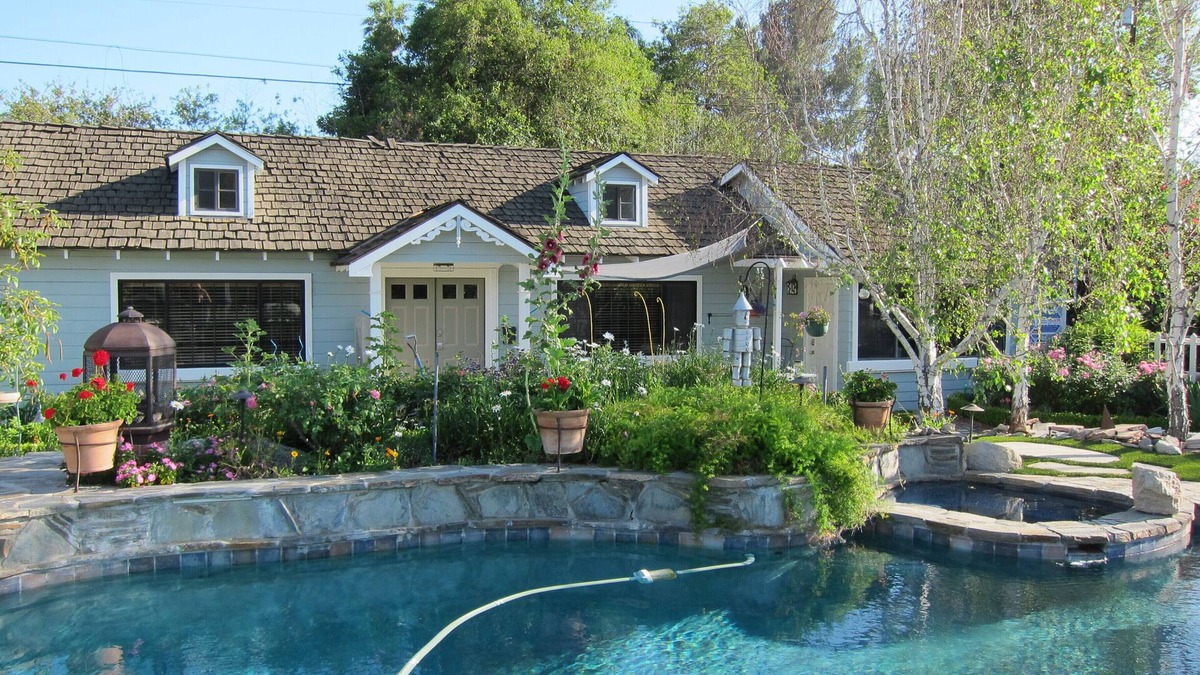 Northridge House | Private guest House 1BR 2BR=Gated 24/7 check-in =Hi Speed Wi-Fi=on sight parking