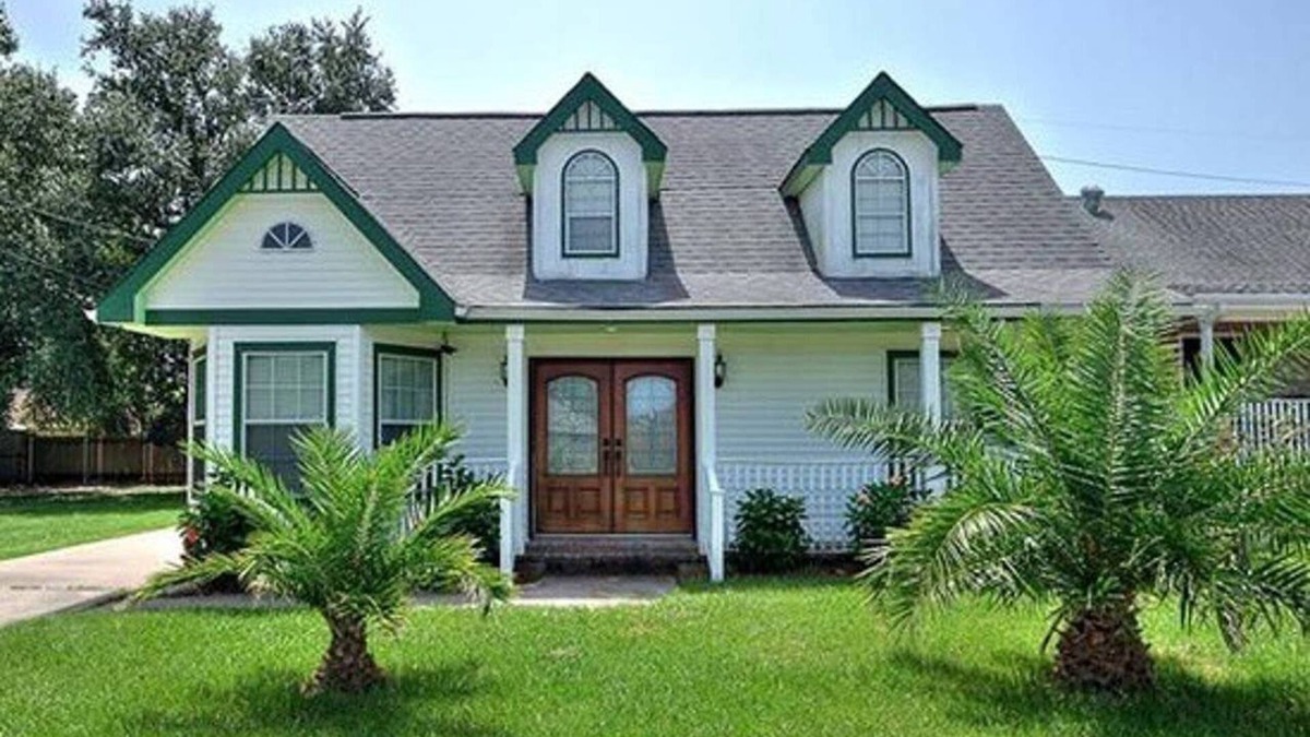 Little Woods House | Private Guest House Near Downtown