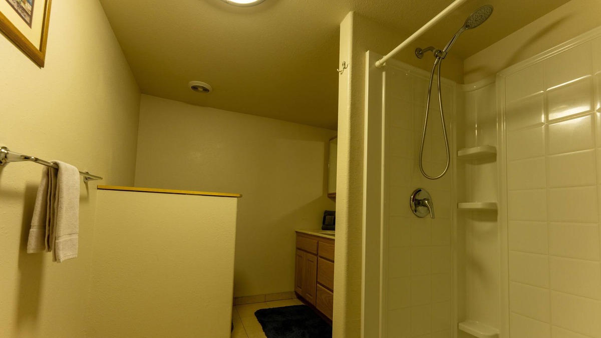 Crescent House | Private guest suite in the mountains