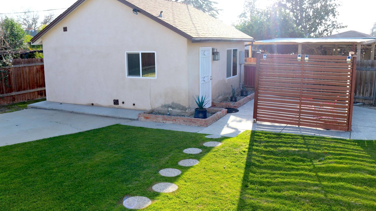 Bakersfield House | Private Guesthouse with Patio, Minutes to Downtown
