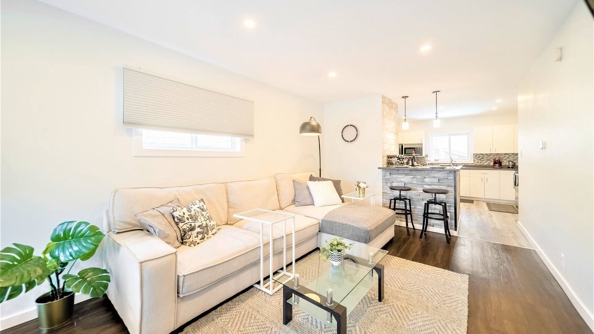 Winnipeg House | Private Gym & Dedicated Office Space.