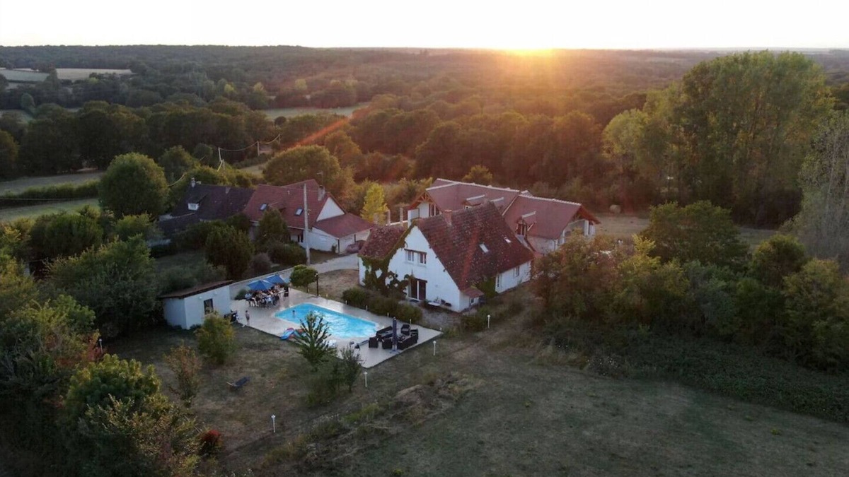 Lys-Saint-Georges Villa | Private hamlet for 16 to 40 people, swimming pool, disco