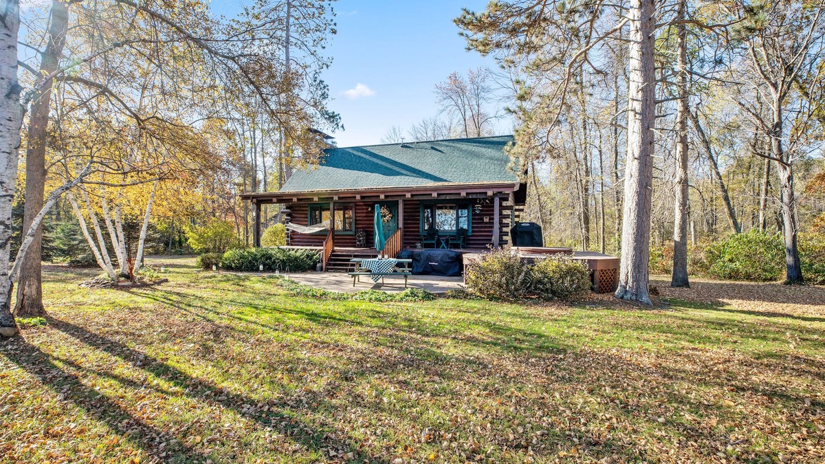Ironton Cabin | Private Hideaway on Lookout Lake with Hot Tub & Pontoon