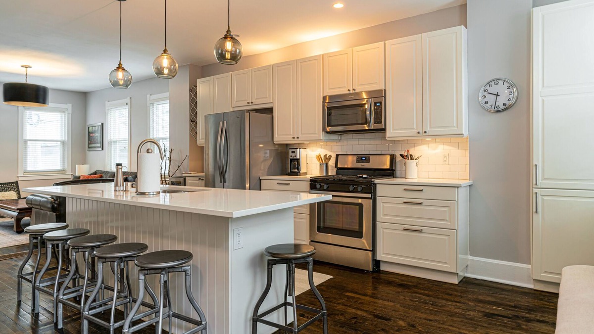 West Town House | Private Historic Coach House Wicker Park