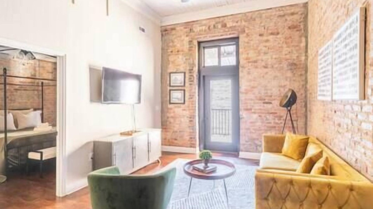 Sheffield Apartment | Private Historic Loft with Balcony and King Bed