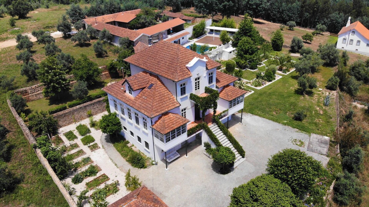 Friumes e Paradela Villa | Private Historic Villa with Large Pool