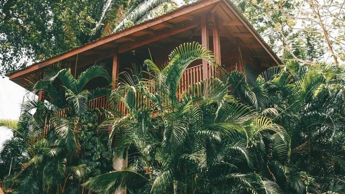 Gibson Bight House | Private Cabana with a Beautiful Ocean View