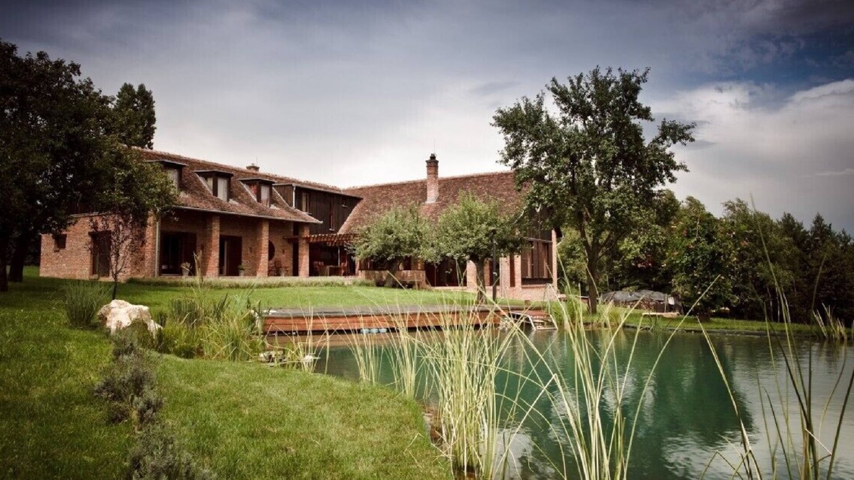 Apatistvanfalva House | Private holiday villa, country house with land attached in Western Hungary