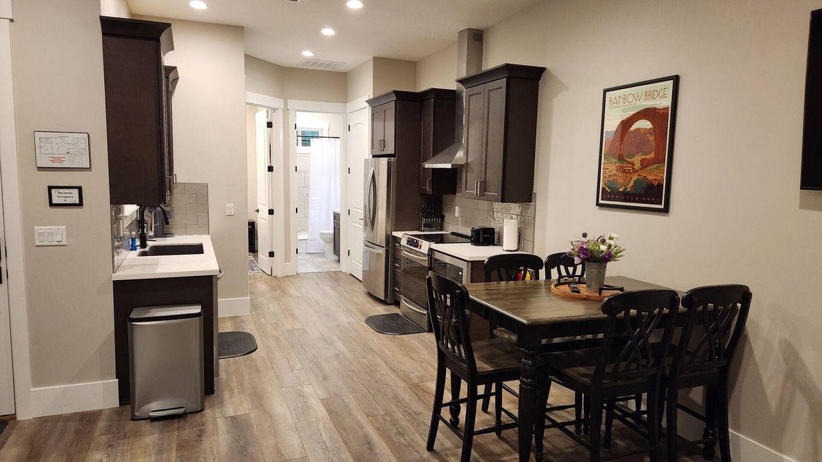 Hurricane House | Private Home-2 Bed/2 Bath -HOT TUB/Near Zion NP