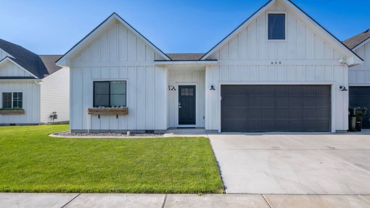 Boardman Apartment | Private Home, Garage & Yard - #650 Boardman