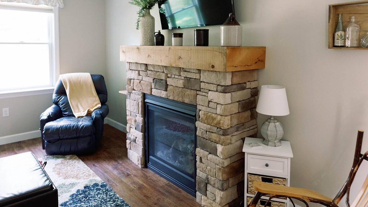 Washington Boro House | Private home has WIFI, Fireplace, Fire pit, Full Kitchen, 4 mile from Lancaster!