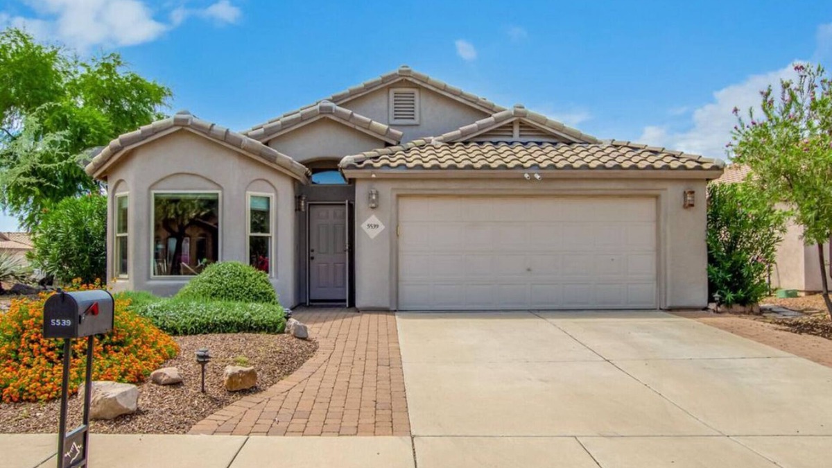 Dove Mountain House | Private home in nice neighborhood with pool. Close to golf, trails and dining