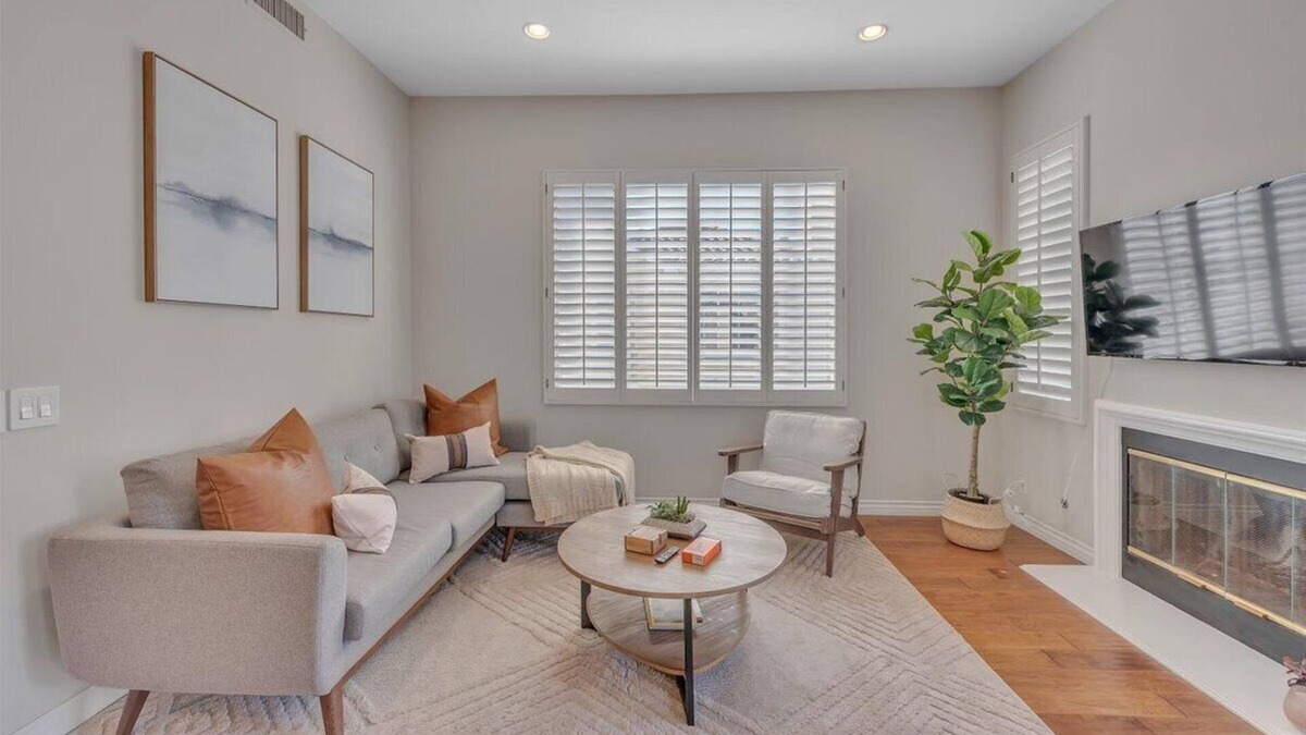 Westpark House | Private home located in Central Irvine