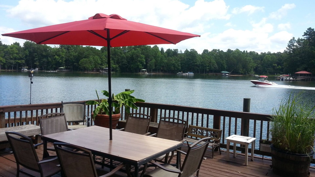 Mountain Island House | Private home on beautiful Mountain Island Lake in Charlotte