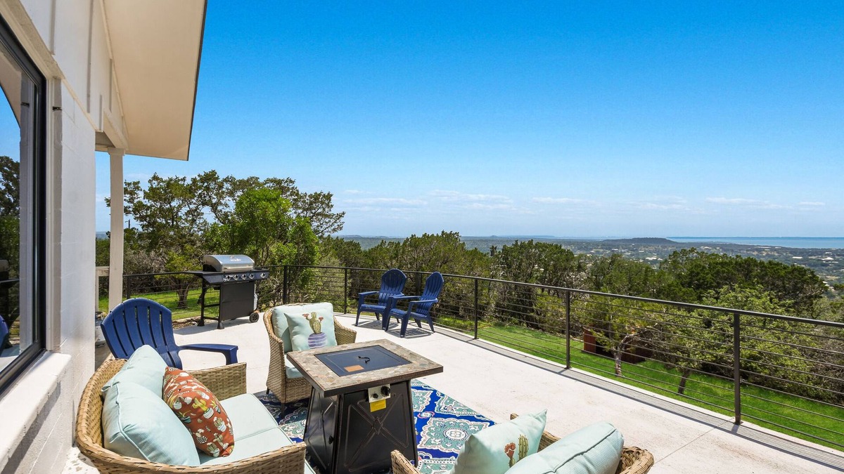 Burnet House | Private Home on Spider Mountain with Spectacular View of Lake Buchanan